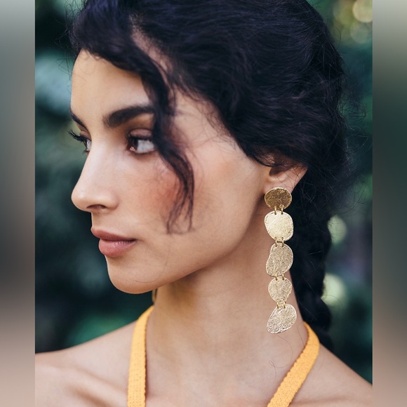 πΊπHPππΊ NWT Cult Gaia Nidia Gold Earrings - Picture 5 of 16